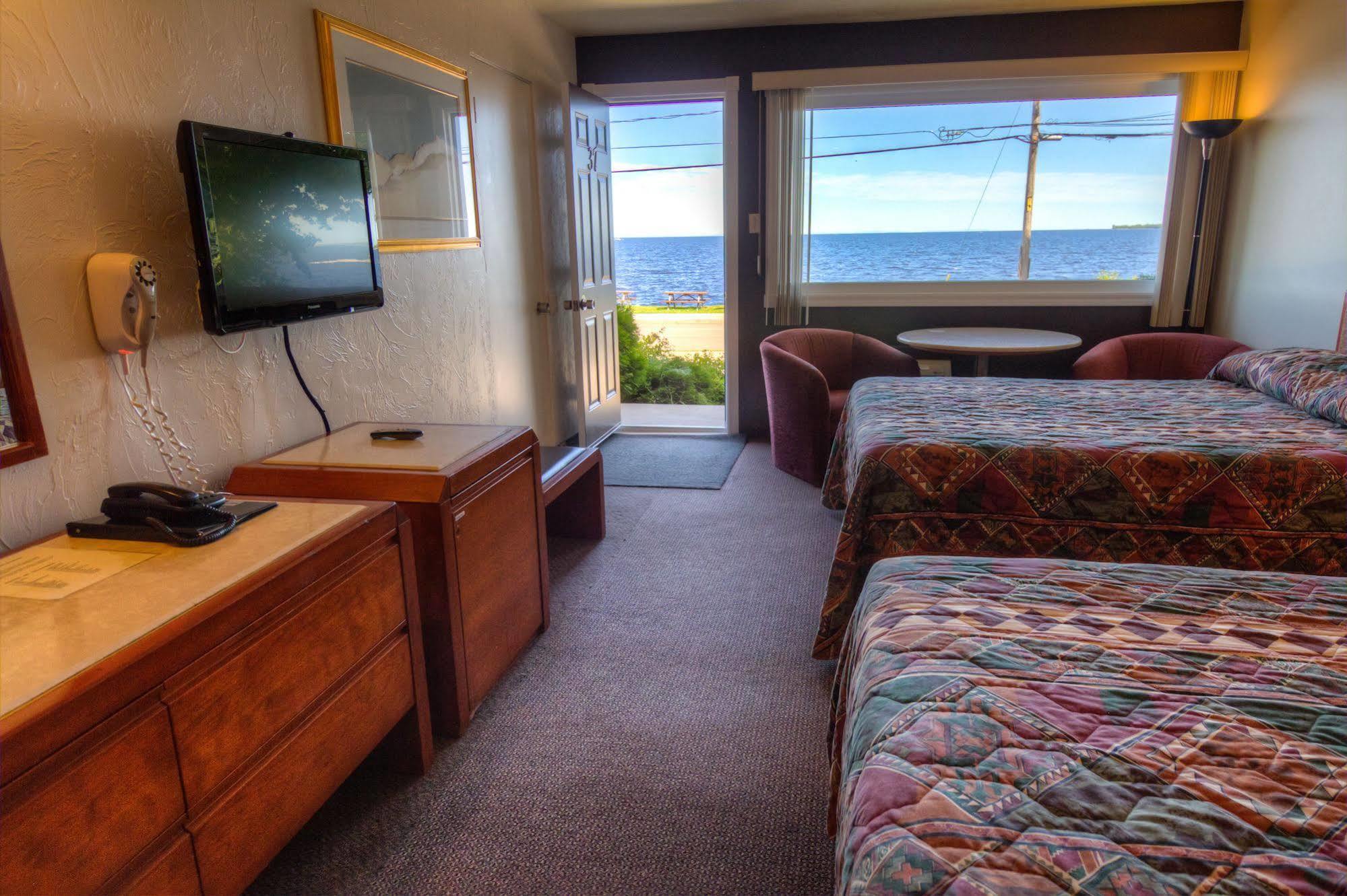 Motel Castille Roberval Eksteriør bilde