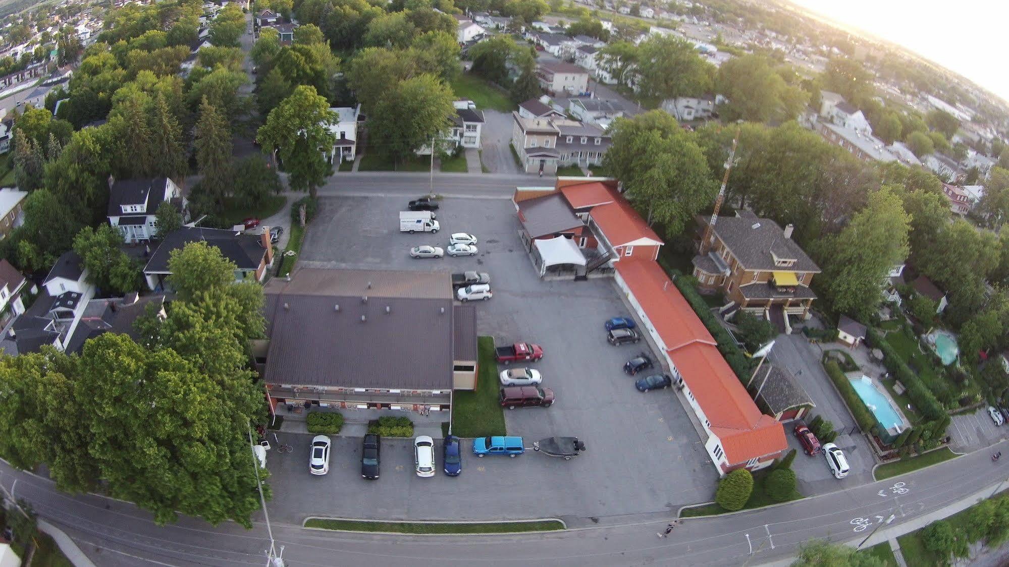 Motel Castille Roberval Eksteriør bilde